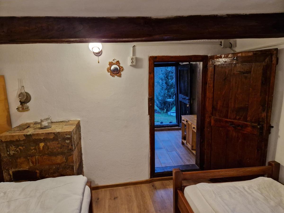 La sălaşul fermecat în Cheile Carasului Iabalcea Extérieur photo