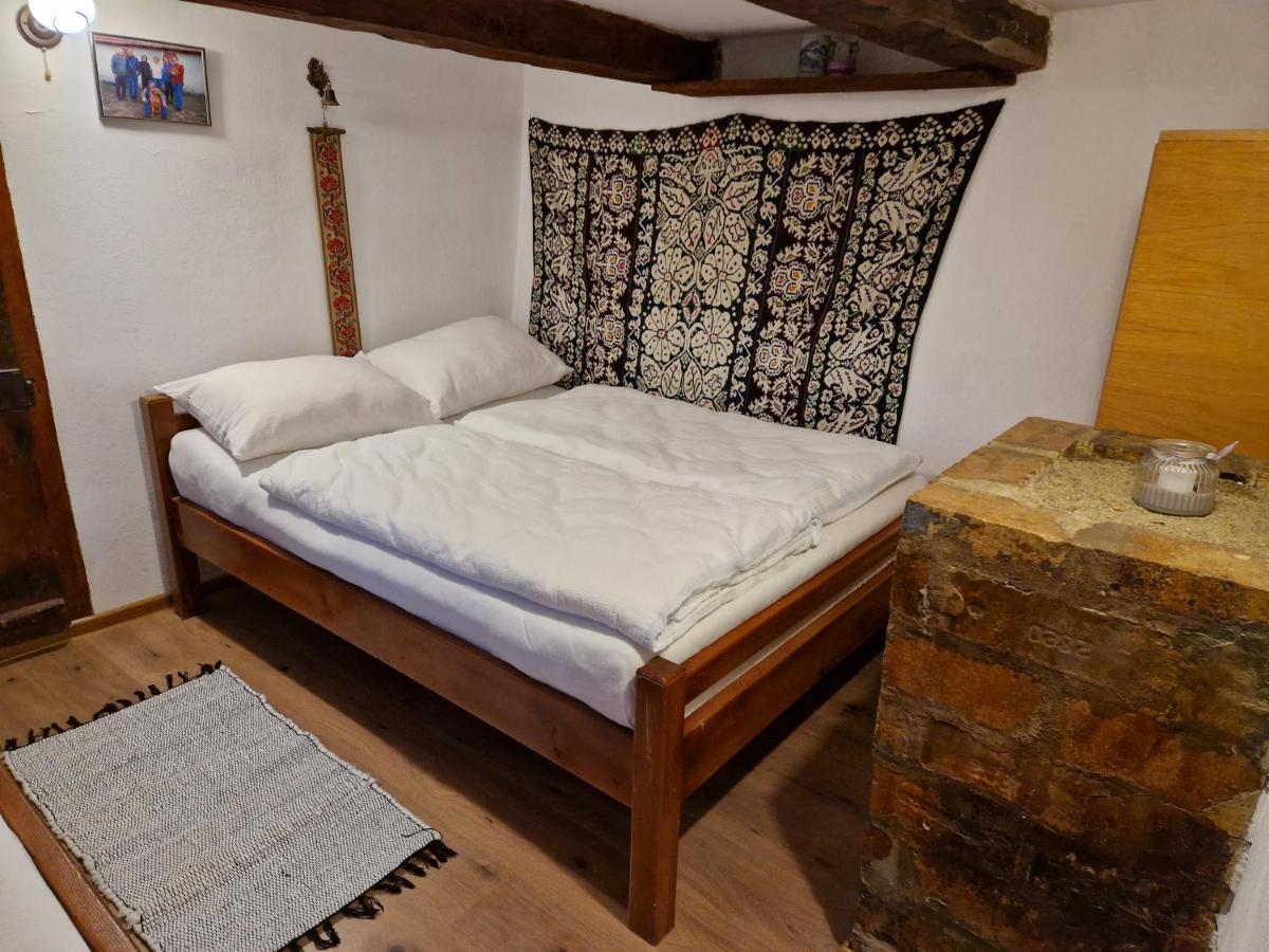 La sălaşul fermecat în Cheile Carasului Iabalcea Extérieur photo