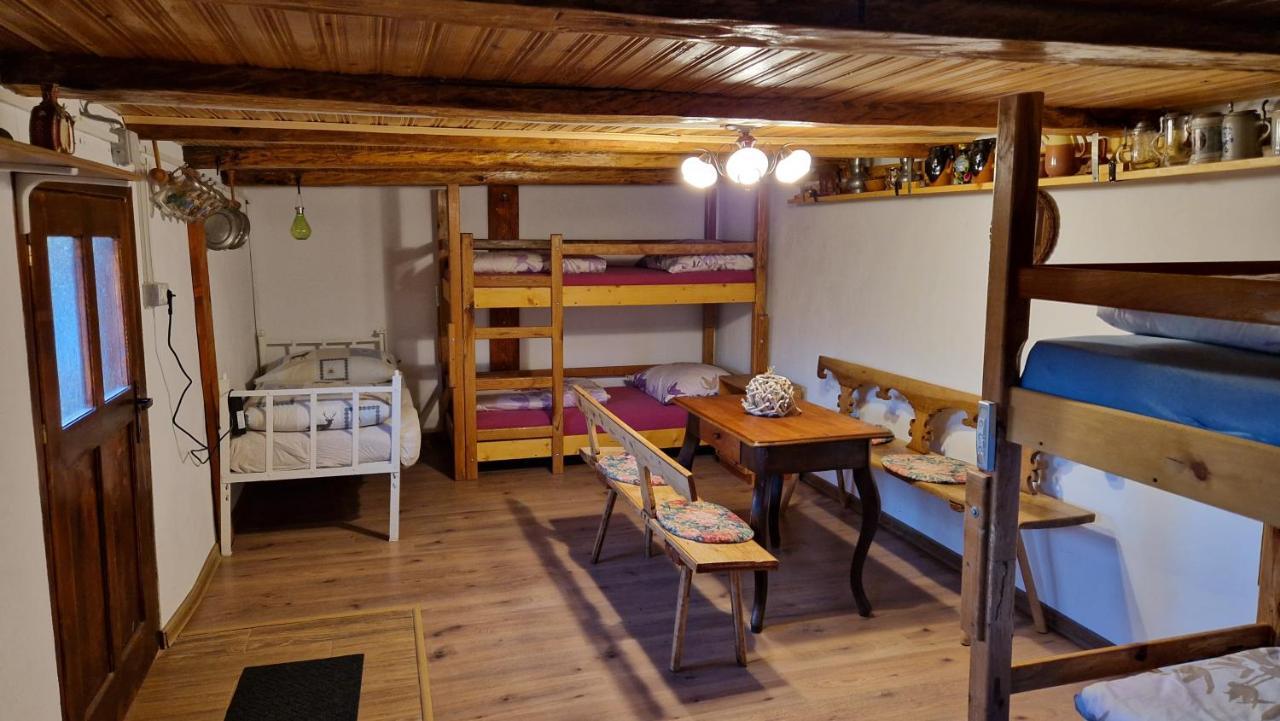La sălaşul fermecat în Cheile Carasului Iabalcea Extérieur photo