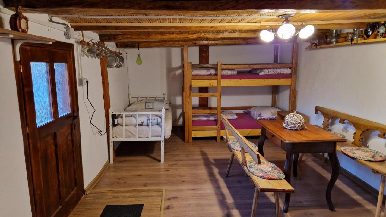 La sălaşul fermecat în Cheile Carasului Iabalcea Extérieur photo