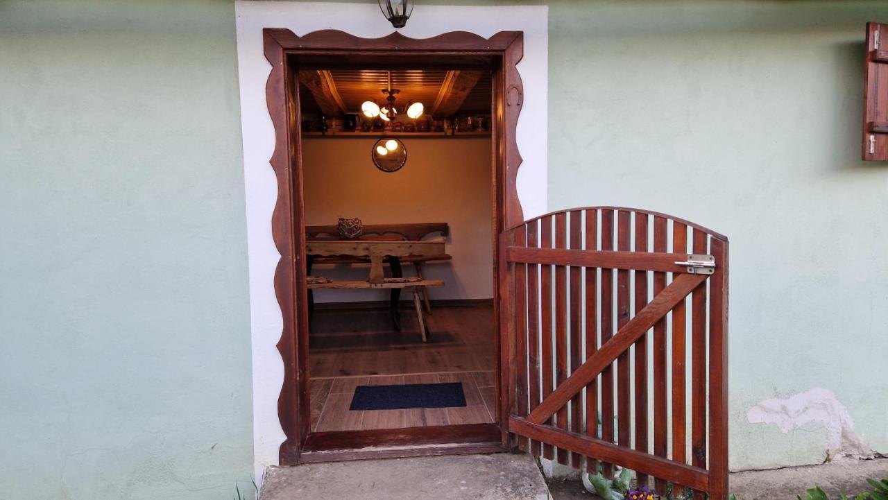 La sălaşul fermecat în Cheile Carasului Iabalcea Extérieur photo